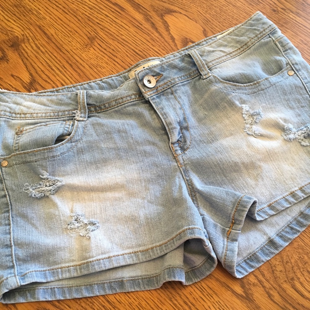 Lei destructed shorts